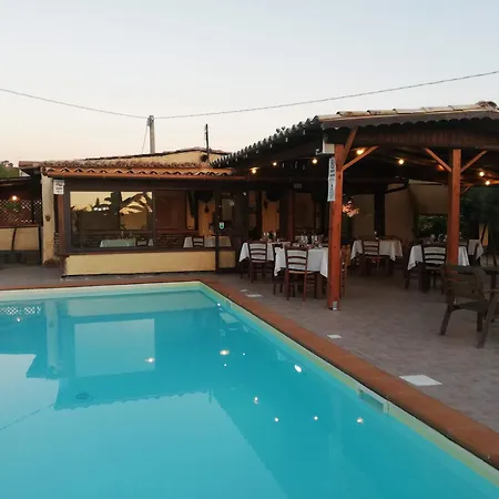 Farm stay Agriturismo Casa Del Contadino Brattiro