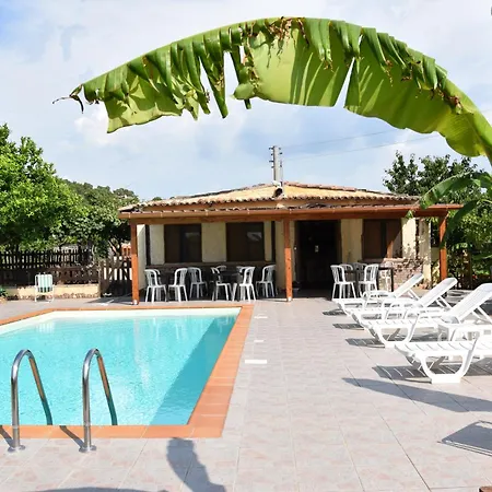 Farm stay Agriturismo Casa Del Contadino Brattiro